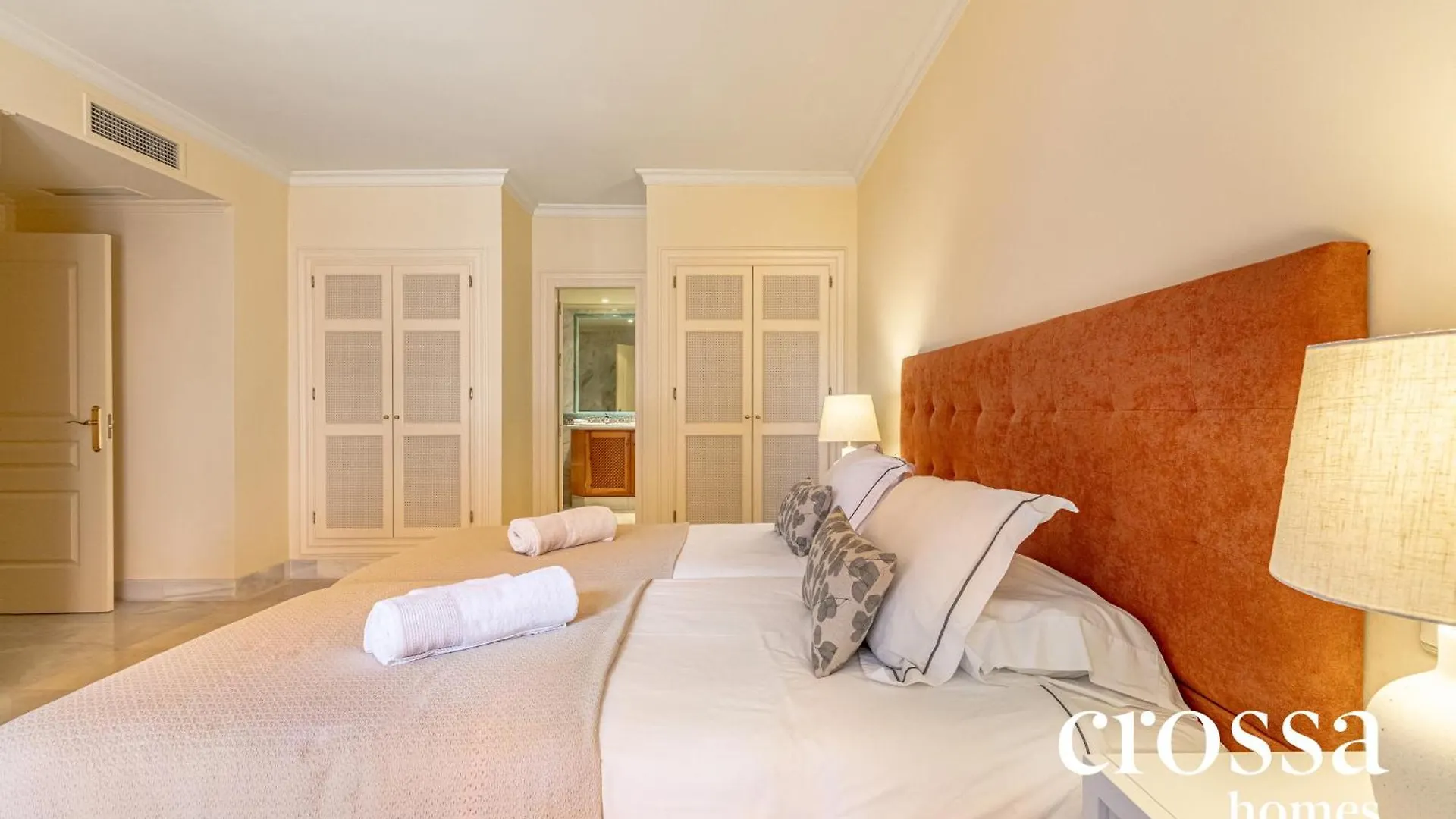 Elegant Golf Apt, Peace, Pool, Panoramic Views Malaga Apartment